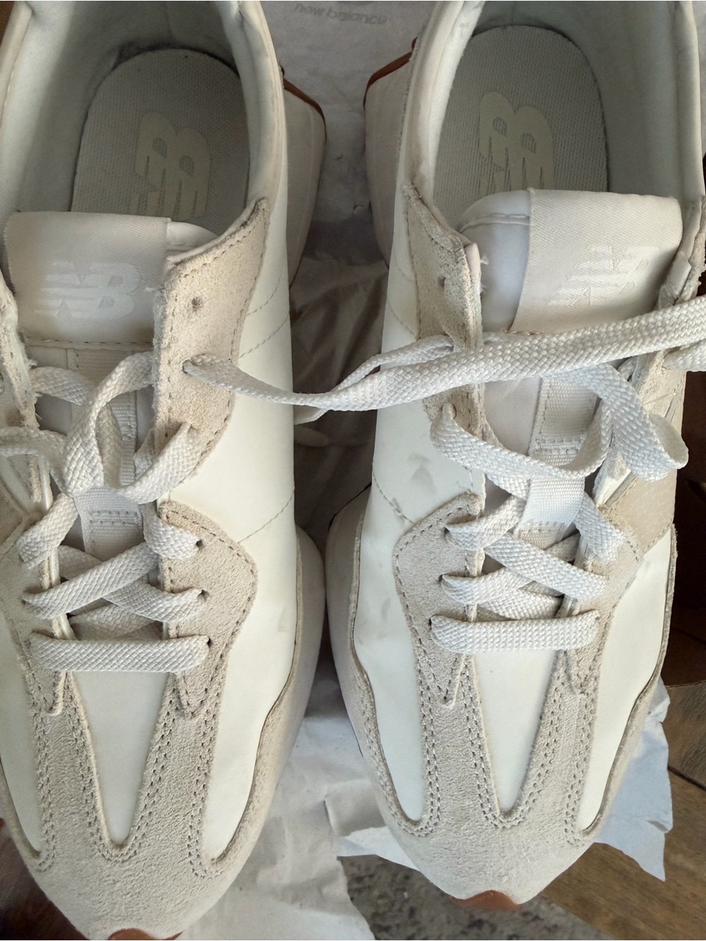 Wmns New Balance 327 size9 in beige & white - Picture 5 of 11